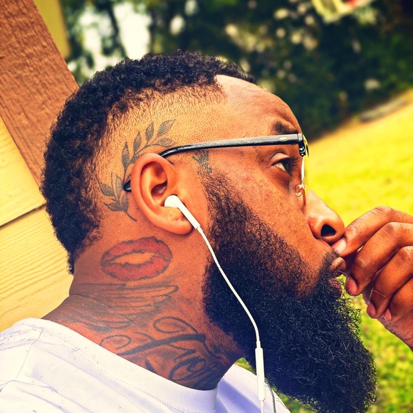 Meet your Posher, Stepheno - Picture 1 of 7